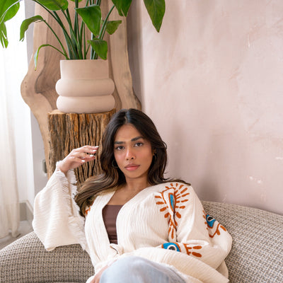 Natural cotton short kimono with dark blue orange eyes